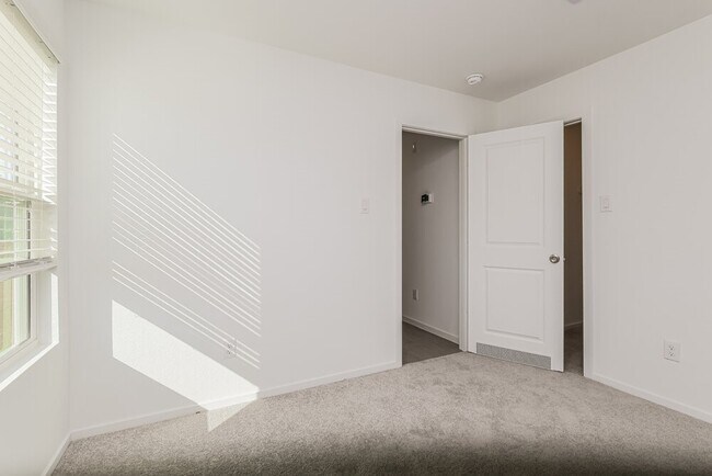 Building Photo - 12113 Kellsway Ct