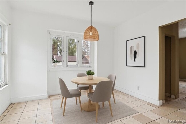 Building Photo - 5421 Toledo St