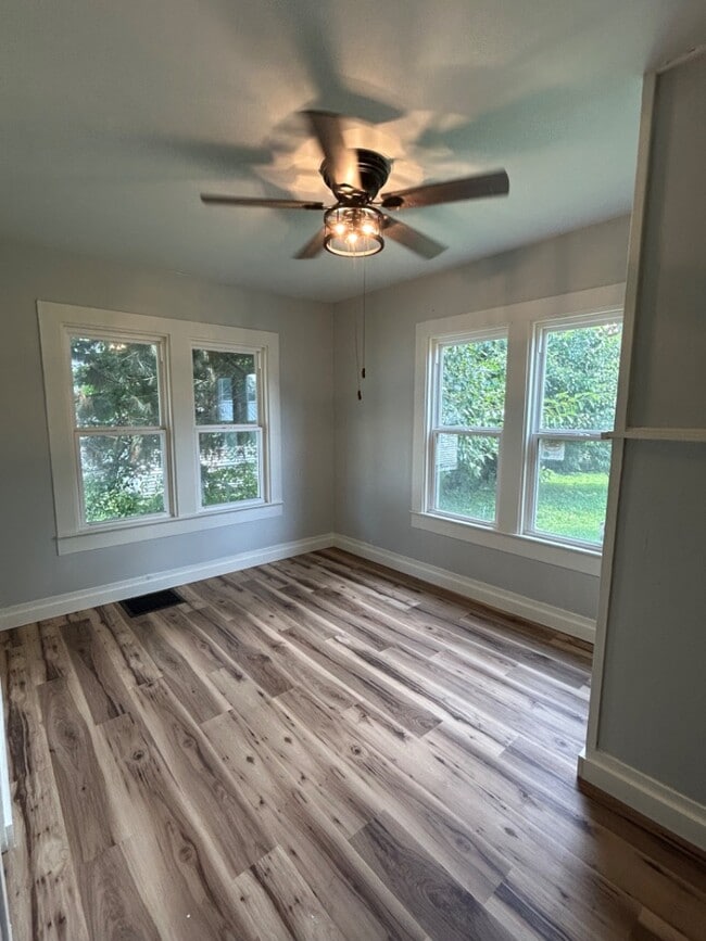 Building Photo - 411 Matthews Ave