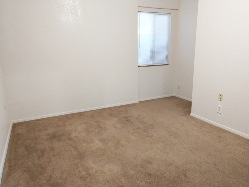 Bedroom 1 - 1806 S Roberts Rd