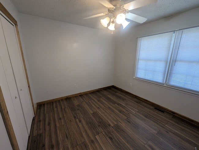 Building Photo - 167 SE 421st Rd