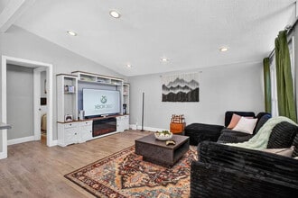 Building Photo - 1294-1298 Wildwood Ave