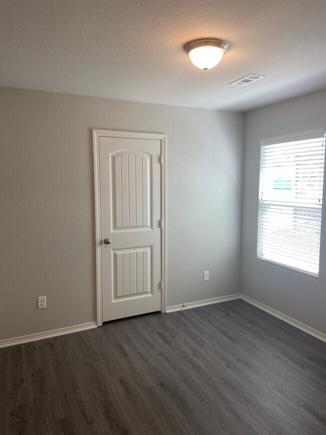 Building Photo - *PreLeasing* Four Bedroom | Two Bath Home in Conrad Court