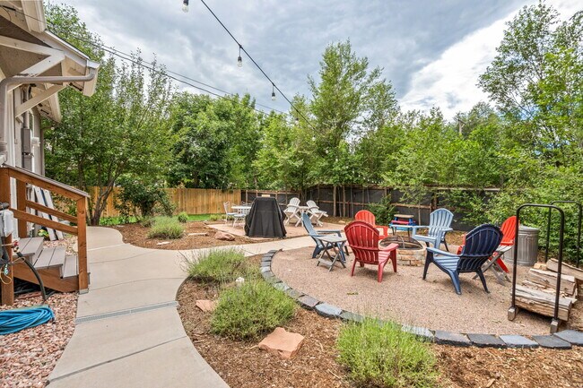 Building Photo - 1609 W Kiowa St