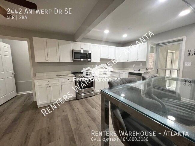 Building Photo - Charming and Fully Renovated 4-Bedroom Bri...