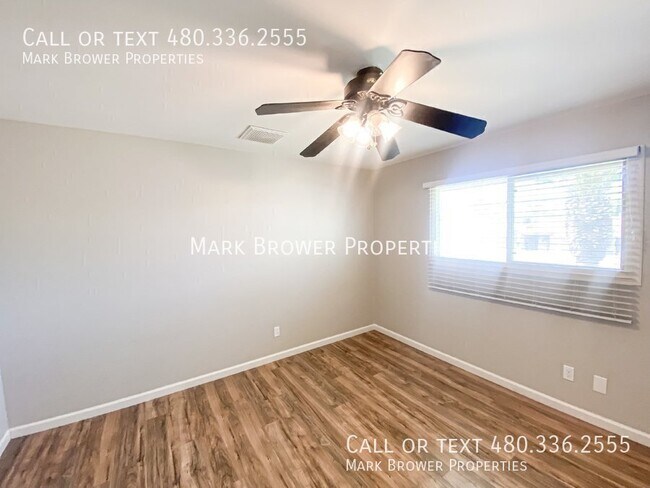 Building Photo - 1519 E Laguna Dr