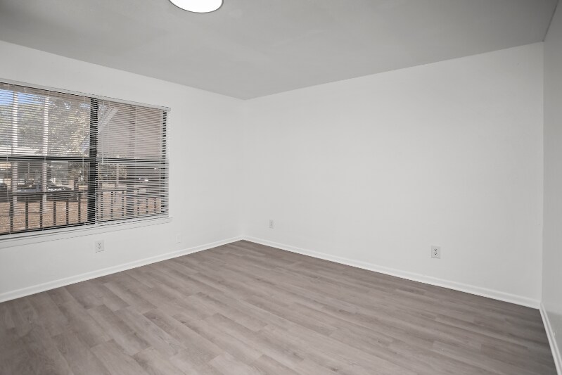 Building Photo - 1410 S Elizabeth Ave