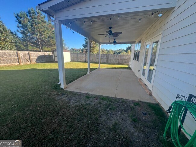Building Photo - 165 Craines View
