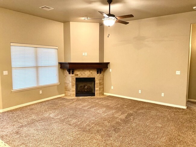 Building Photo - Cute Home In Mustang Schools With Storm Sh...