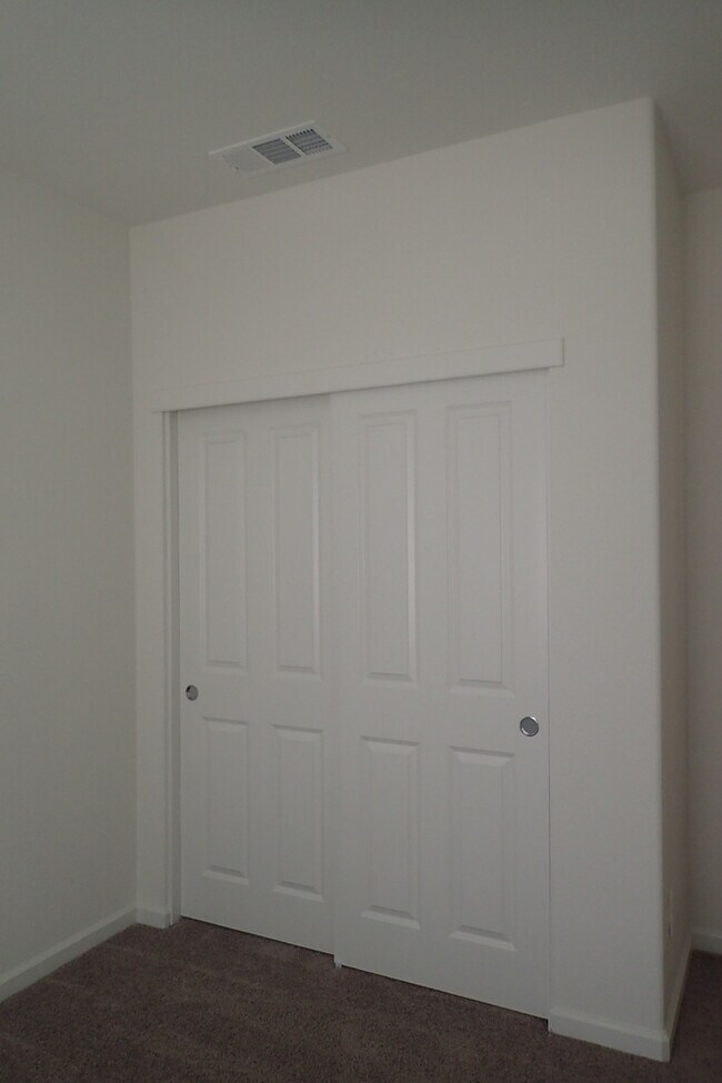 Building Photo - Gorgeous Brand New 4 bed 3 bath 2 story ho...