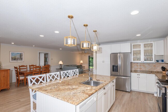 Building Photo - 2918 SE Fairway W