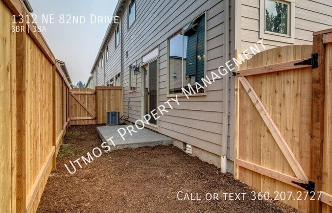 Building Photo - 1312 NE 82nd Dr