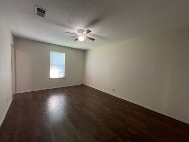Building Photo - 7536 Meadowlark Ln N