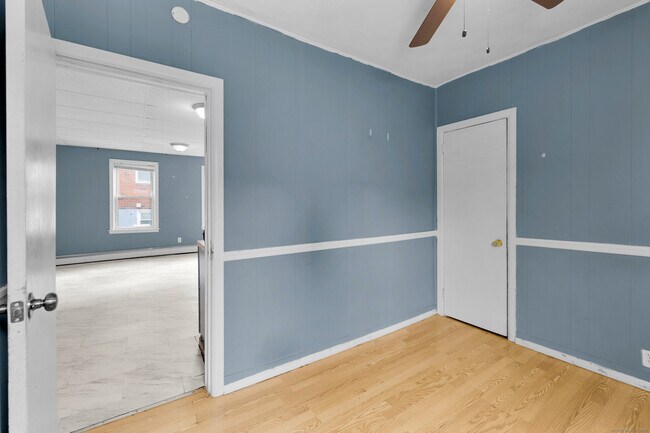 Building Photo - 223 Lawlor St