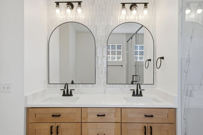 Building Photo - 3422 NW 110th Way