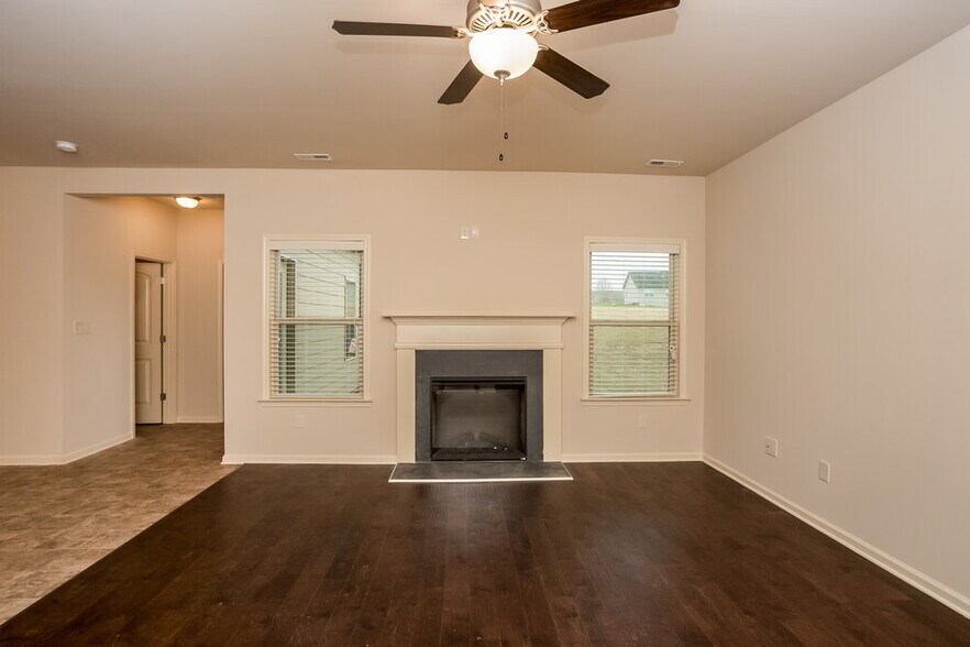 Building Photo - 3223 Puritan Way