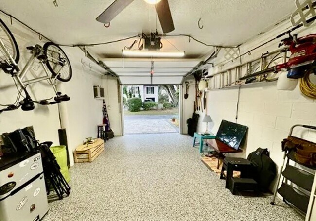 Building Photo - 4739 Westwind Ct