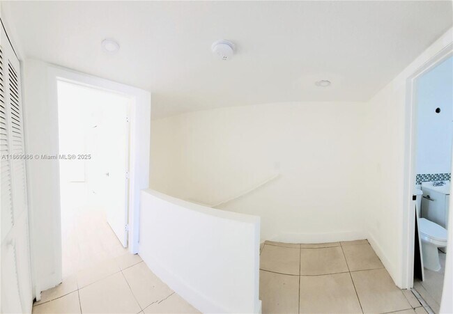 Building Photo - 483 NW 84th Ln