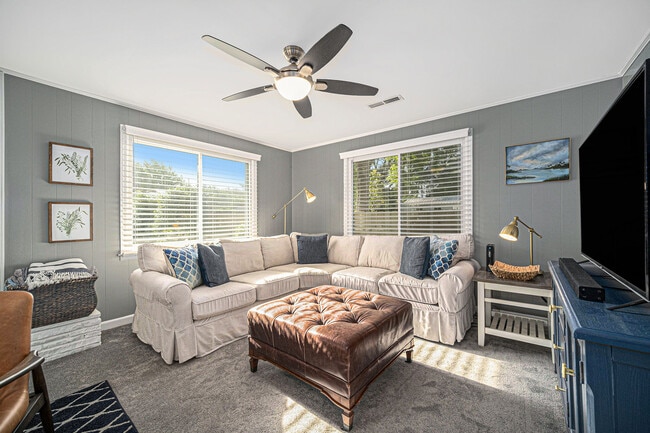 Building Photo - 5112 Victoria Ave