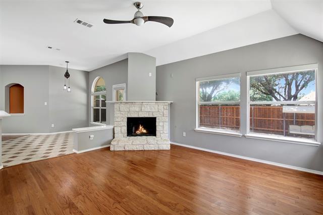 Building Photo - 9709 Lovers Ln