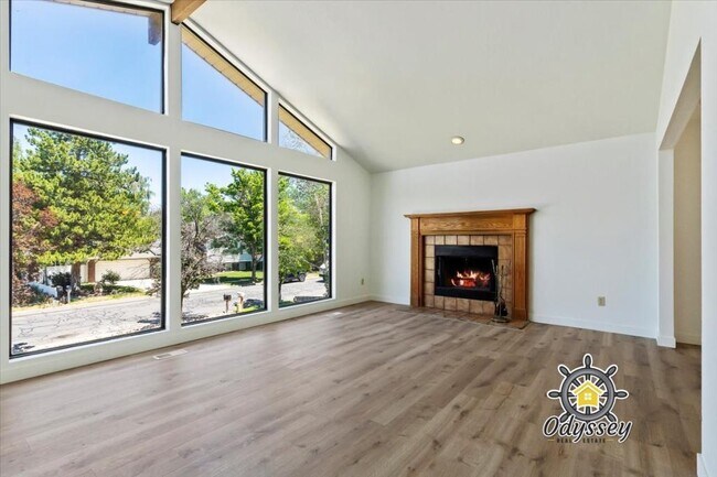 Building Photo - 2066 E 10095 S