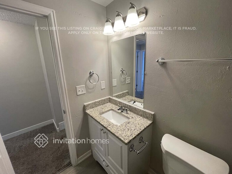 Building Photo - 18623 E Lehigh Ave