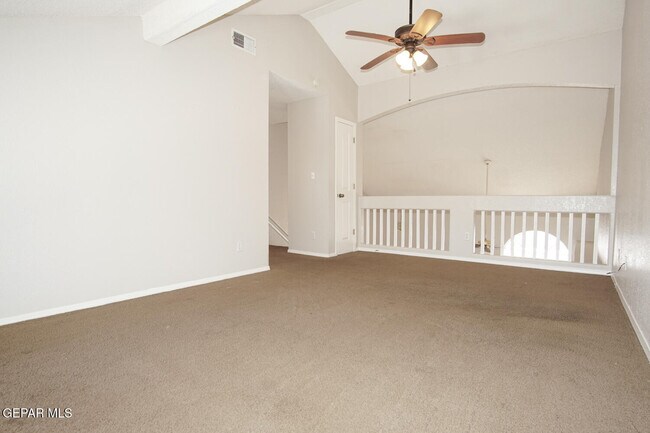 Building Photo - 2151 Sun Manor Dr