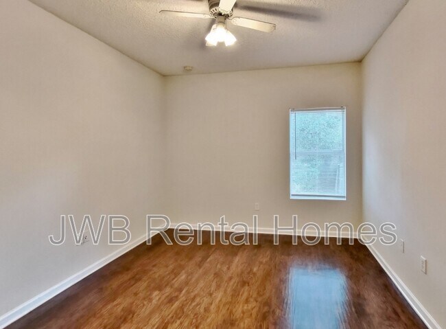 Building Photo - 8449 India Ave