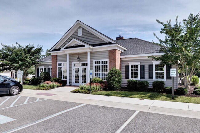 Building Photo - End unit Townhome in Riverwalk Townes