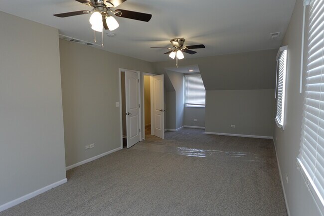 Building Photo - 7353 W 56th St