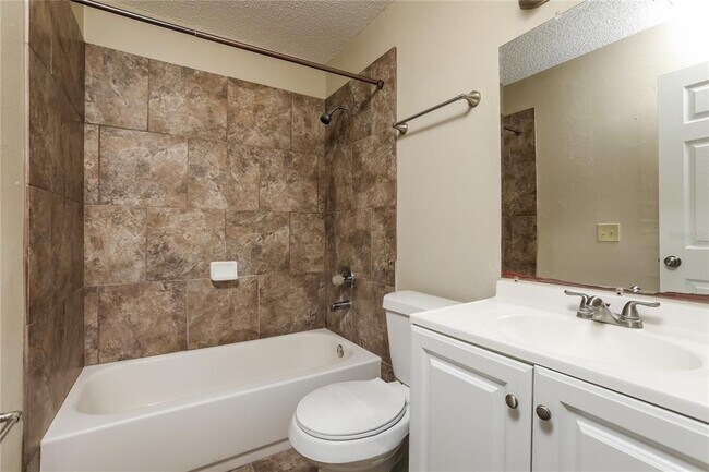 Building Photo - 441 S Sparkman Ave