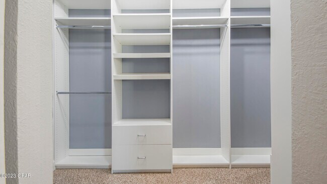 Building Photo - 310 Confidence Wy