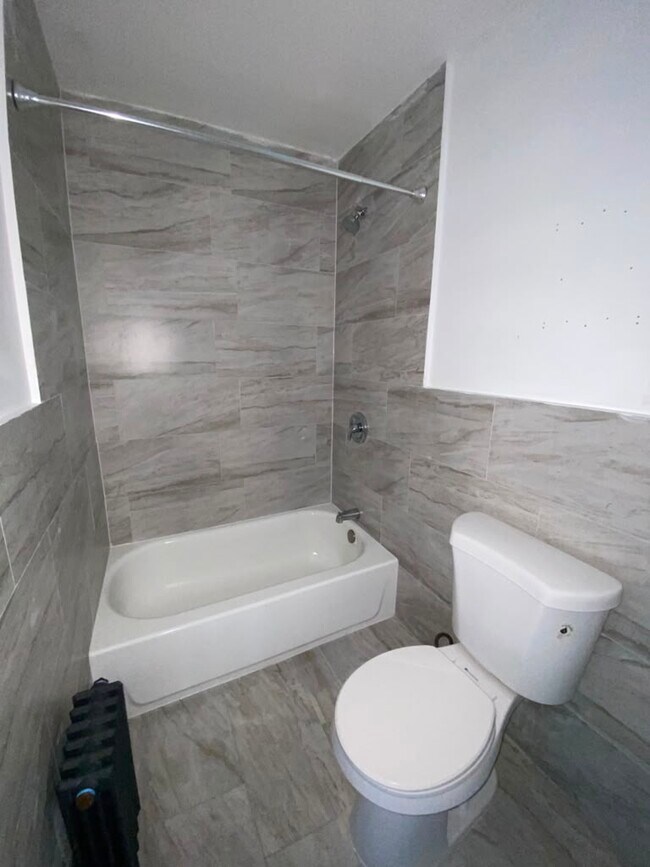 Building Photo - 222 Sommerville Pl