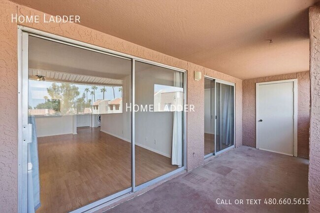 Building Photo - 540 N May-#3075