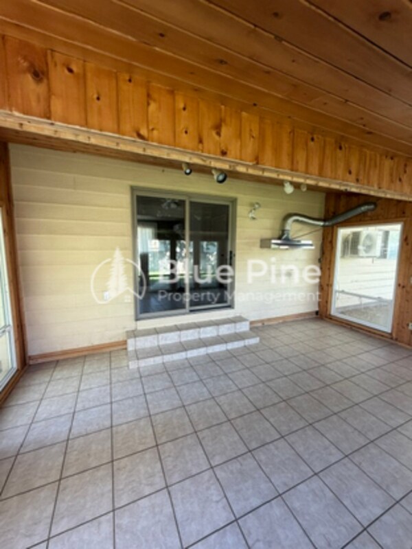 Building Photo - 648 Buckboard Ln
