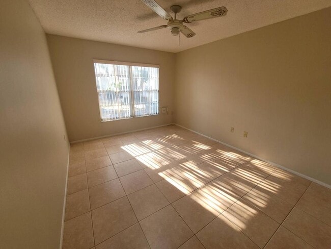 Building Photo - 2932 Stillwell Ct