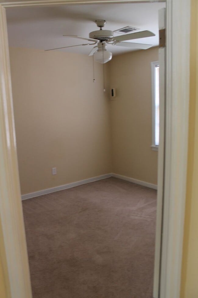Building Photo - 2 Bedroom Apartment Available for Rent in ...