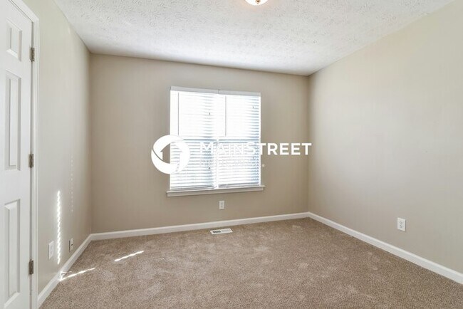 Building Photo - 3 Bedroom Pet-Friendly Home in Flowery Branch, GA with Main Street Renewal