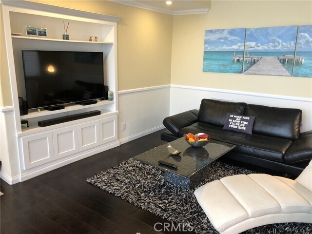 Building Photo - 555 Esplanade
