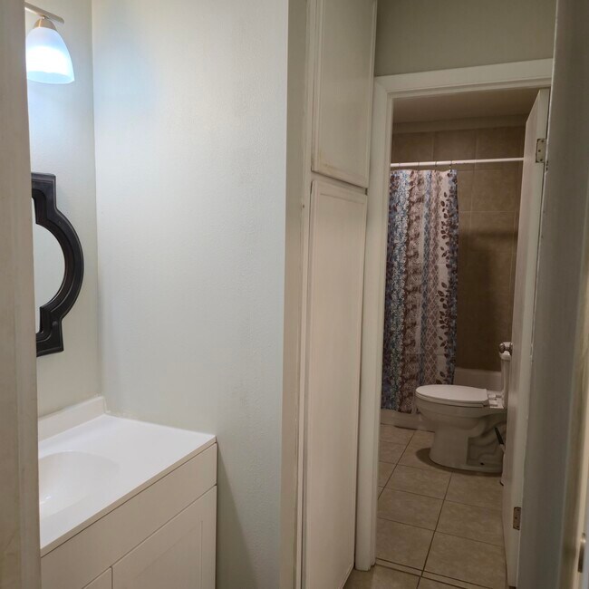 Building Photo - 348 Woodham Ct