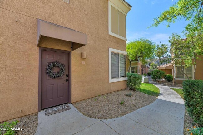 Building Photo - 1411 E Orangewood Ave