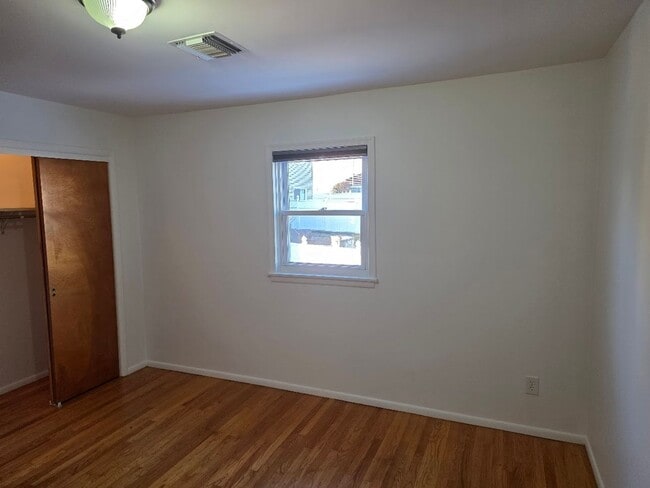 Building Photo - For Rent