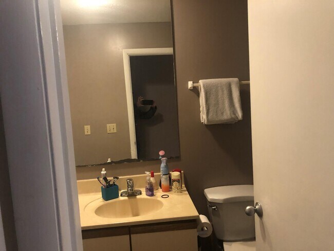 Building Photo - 109 N Busey Ave