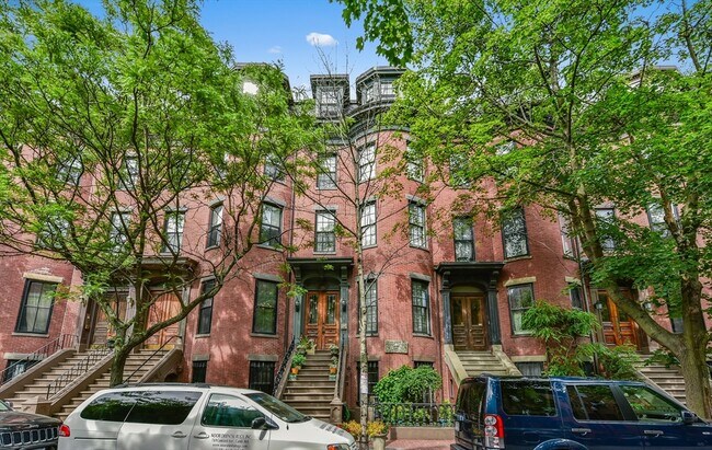 Building Photo - 125 Pembroke St