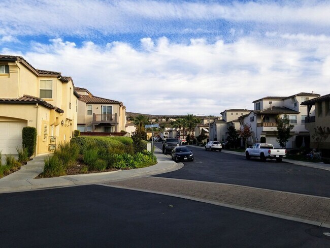 Building Photo - 1350 sqft 2 Bed plus Den, 2 Bath Chula Vista 2Car Garage, Gated community