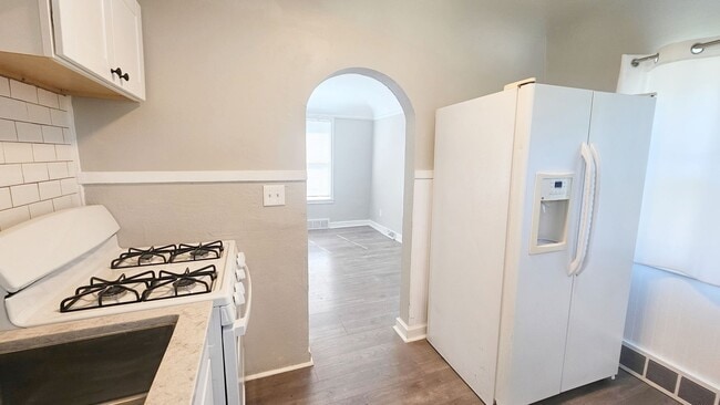 Building Photo - Charming 1-Bedroom Home on the South Side ...