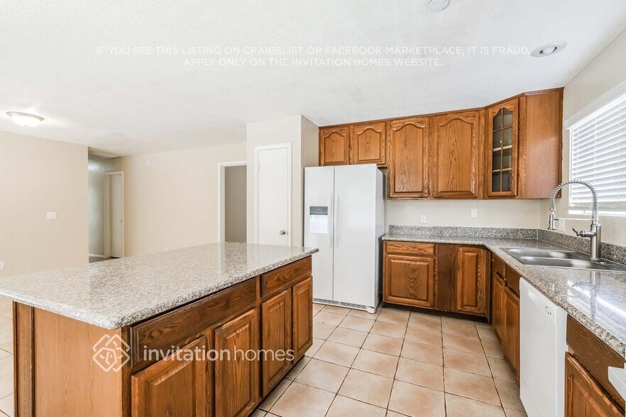 Building Photo - 7441 W Krall St