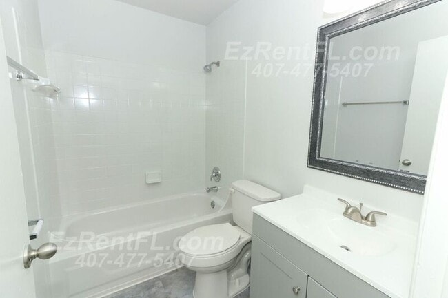 Building Photo - 5249 Champagne Cir