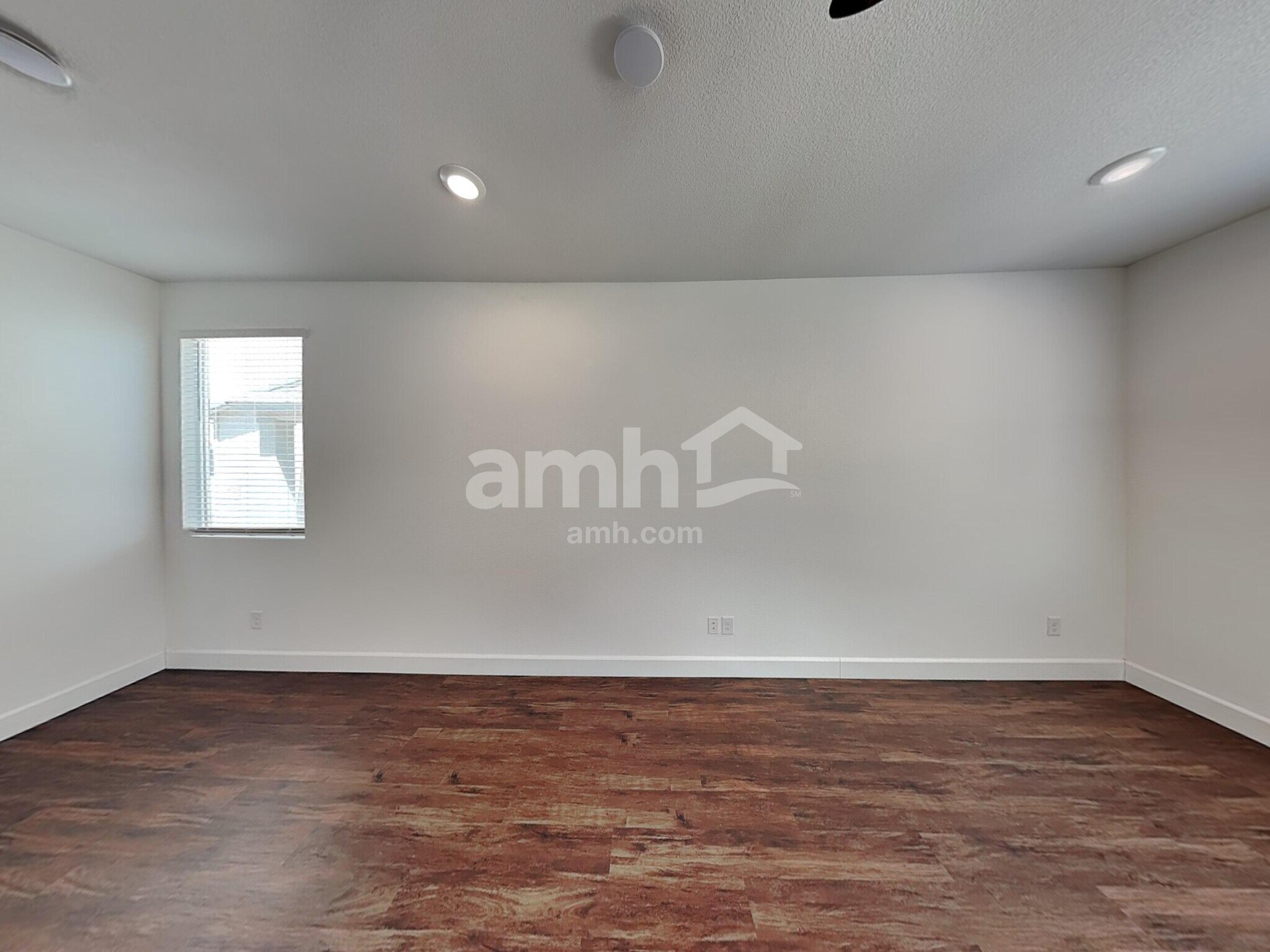 Building Photo - 8927 Tiger Tooth Ave