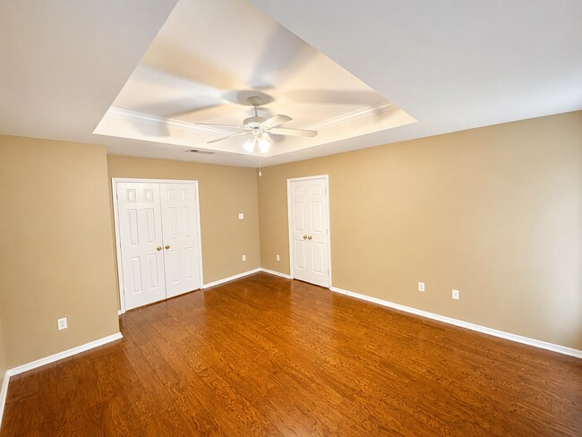 Building Photo - AVAILABLE JULY 15; APPLY AT OUR WEBSITE TODAY!!